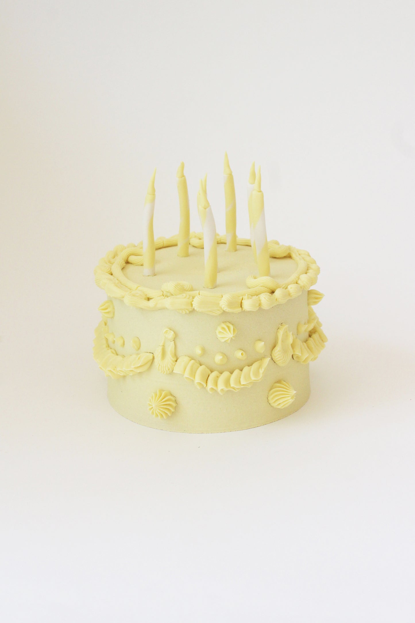 Pastel amarillo