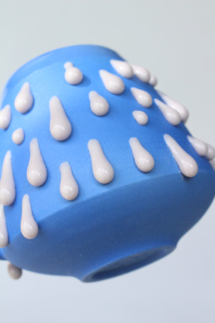 Taza pegote azul rey/ lila
